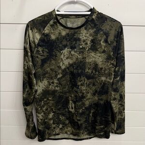 Under Armour Men's Green and Black Long Sleeve Tee